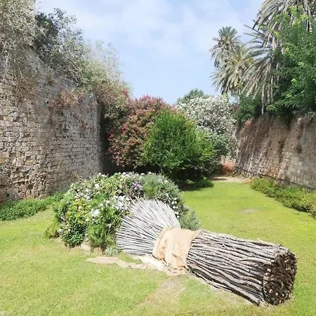 Casa Fiore - 2 Bed House 10 Mins Walk To Centre Hébergement de vacances