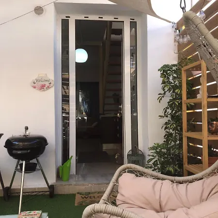 Casa Fiore - 2 Bed House 10 Mins Walk To Centre Hébergement de vacances Rhodes City